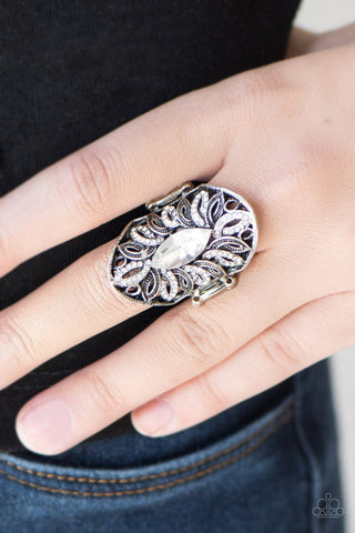 Royal Essence - white