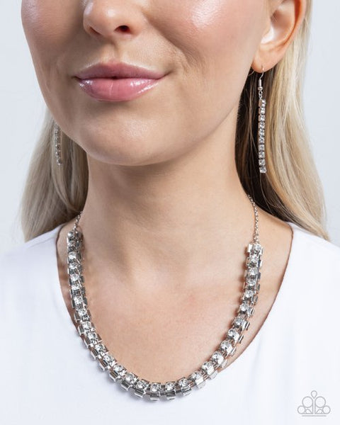 Linked Lady - white