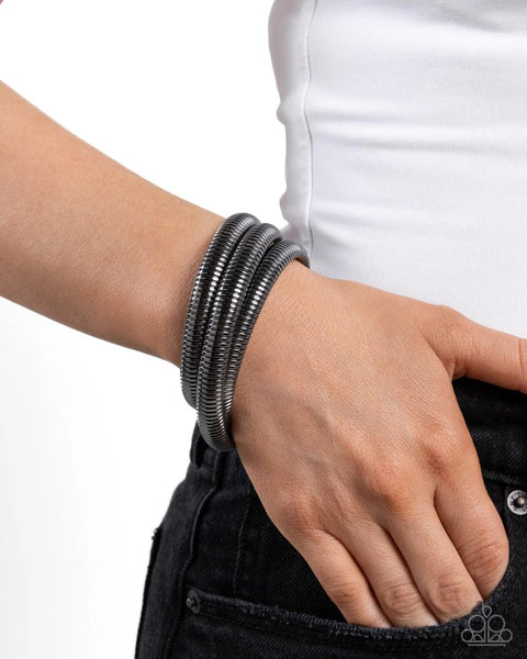 Charismatic Coils - black